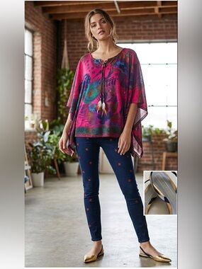 CUSTO BARCELONA Like New Graphic Print Poncho Top | Feather Detail | S
